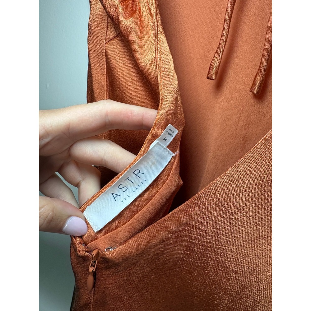 ASTR The Label Midi Dress Medium Rust Orange Satin Open Tie Back Cap Sleeve - Picture 6 of 9
